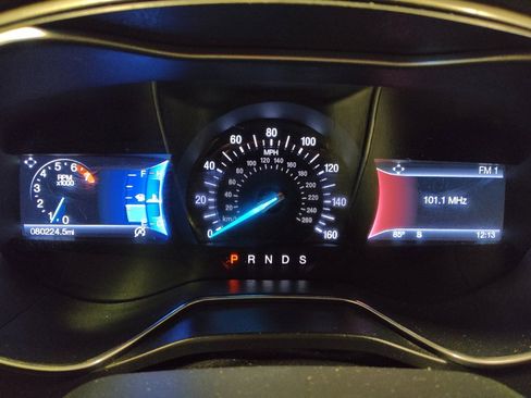 Used 2017 Ford Fusion SE w/ Fusion SE Technology Package image 23