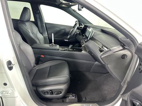 Used 2024 Lexus RX 350 w/ Convenience Package image 28