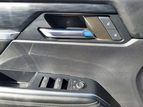 Used 2024 GMC Acadia Elevation image 16