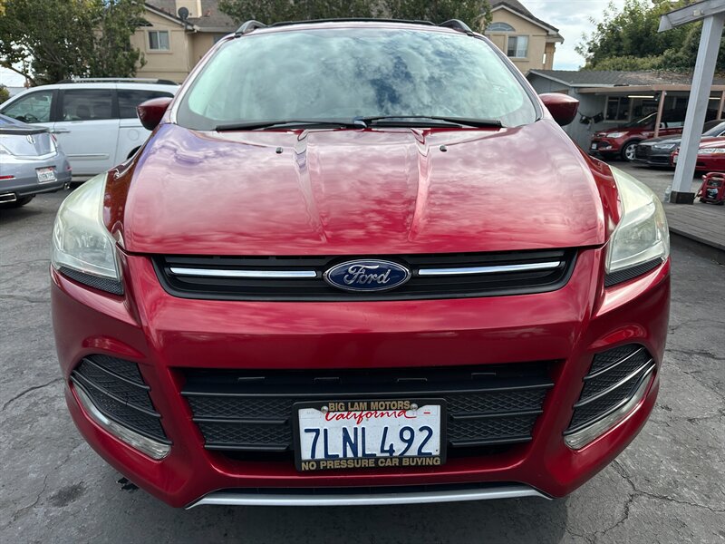 Used 2015 Ford Escape SE w/ Equipment Group 201A FWD image 2
