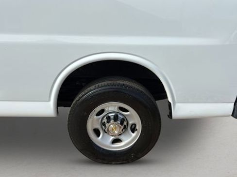 Used 2024 Chevrolet Express 3500 LT w/ LT Preferred Equipment Group image 31