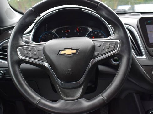 Used 2018 Chevrolet Malibu LT w/ Leather Package FWD image 15