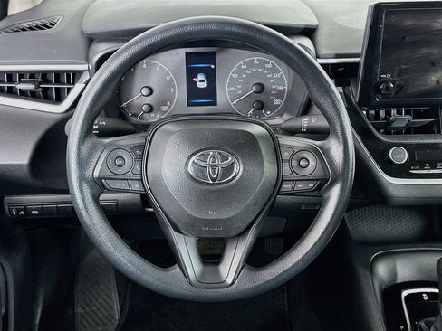 Used 2025 Toyota Corolla LE FWD image 18