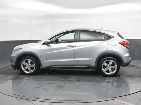 Used 2016 Honda HR-V EX image 9