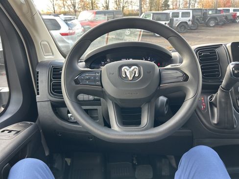 Used 2025 RAM ProMaster 2500 w/ Storage Group image 10