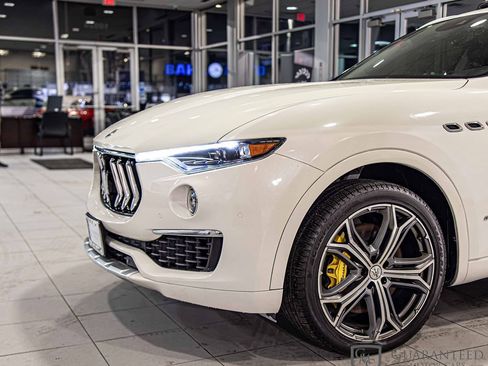 Used 2021 Maserati Levante S GranLusso image 5