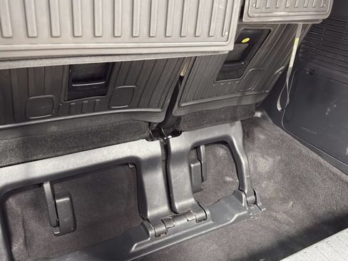 Used 2024 Toyota Sienna Limited AWD/4WD image 7