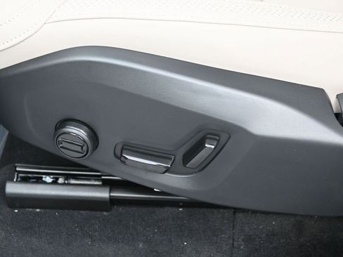 New 2026 Volvo XC90 B6 Plus w/ Protection Package Premier image 13