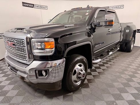 Used 2019 GMC Sierra 3500 SLT AWD/4WD image 2