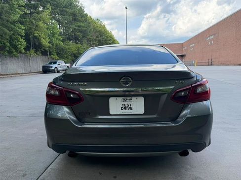 Used 2017 Nissan Altima 2.5 SR FWD image 4