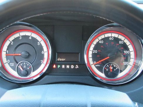 Used 2019 Dodge Grand Caravan SXT image 10