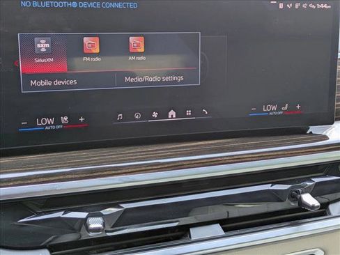 Used 2025 BMW X7 M60i AWD/4WD image 14