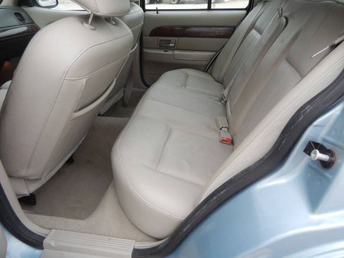 Used 2006 Mercury Grand Marquis GS RWD image 26