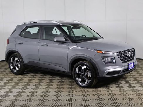 Used 2021 Hyundai Venue SEL FWD image 40