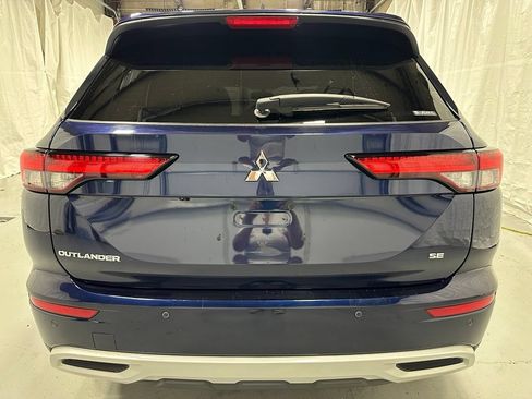 Used 2022 Mitsubishi Outlander SE AWD/4WD image 6