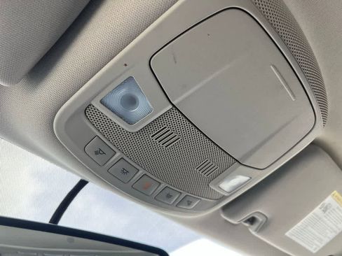 Used 2017 Ford Fusion SE w/ Fusion SE Technology Package image 31