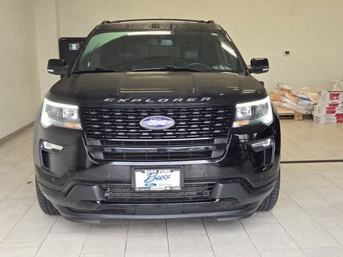 Used 2018 Ford Explorer Sport image 2
