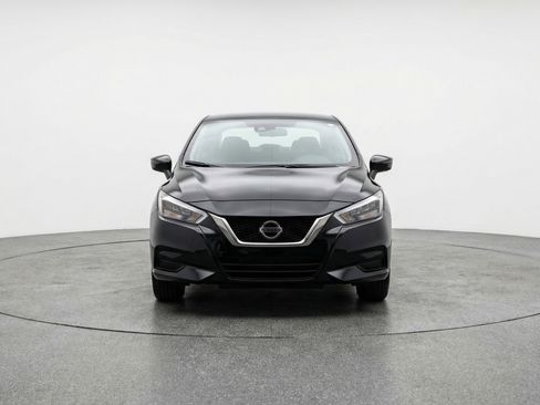 Used 2025 Nissan Versa SV image 2