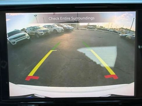 Used 2023 Chrysler Pacifica Touring-L FWD image 20