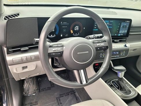 Used 2024 Hyundai Kona SEL image 11
