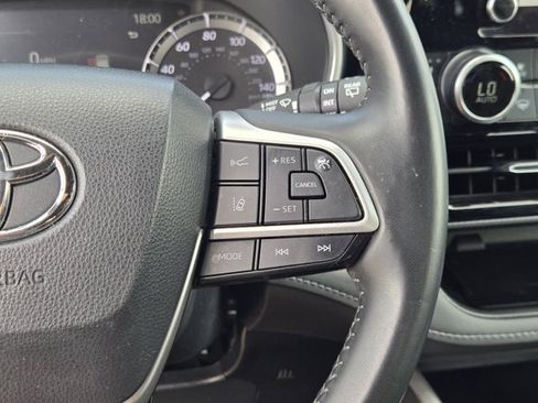 Used 2024 Toyota Highlander XSE AWD/4WD image 27