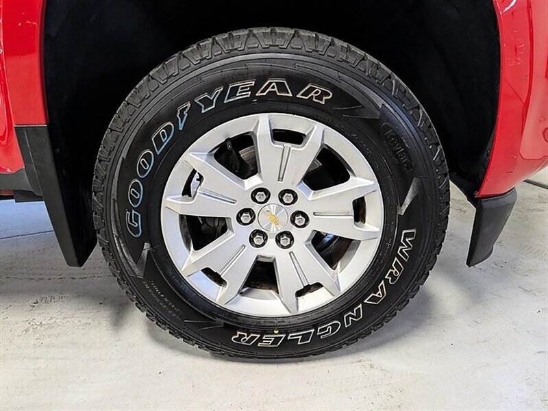 Used 2019 Chevrolet Colorado LT AWD/4WD image 13