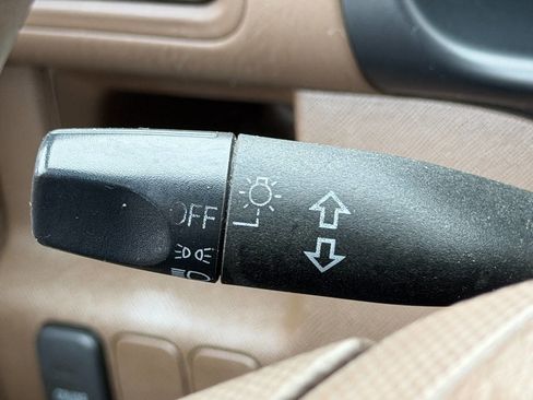 Used 2004 Honda CR-V LX image 34