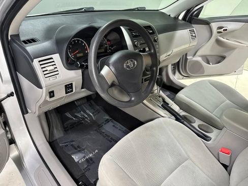 Used 2011 Toyota Corolla LE FWD image 9