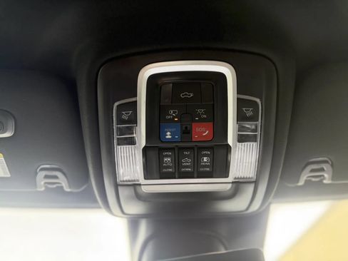 Used 2024 RAM 2500 Limited AWD/4WD image 42