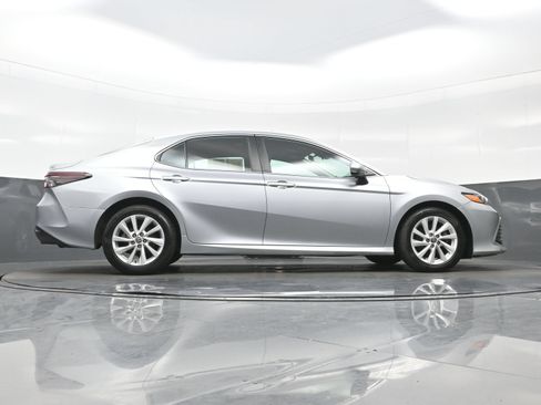 Used 2022 Toyota Camry LE FWD image 33