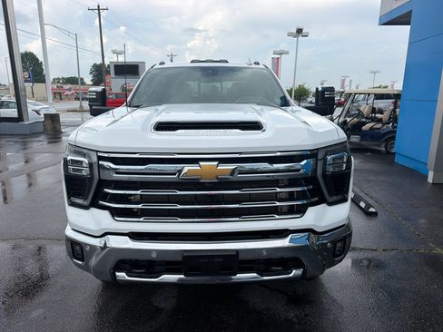 Used 2025 Chevrolet Silverado 3500 LTZ w/ LTZ Plus Package AWD/4WD image 2