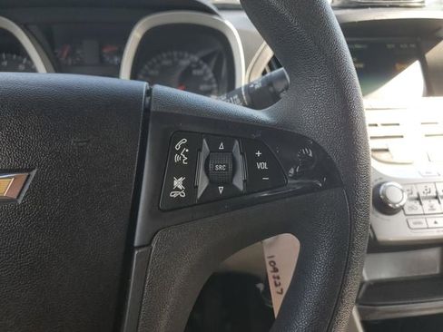 Used 2017 Chevrolet Equinox LS FWD image 24