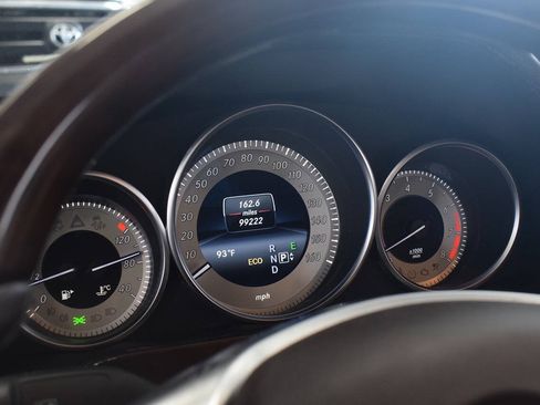 Used 2014 Mercedes-Benz E 550 4MATIC Sedan image 32
