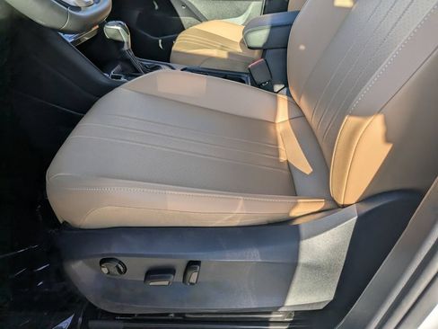 Certified 2023 Volkswagen Tiguan SE FWD image 17