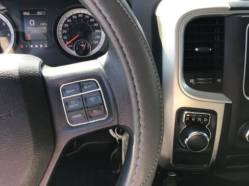 Used 2020 RAM 1500 Classic SLT RWD image 30