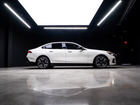 Used 2024 BMW i5 M60 AWD/4WD image 13