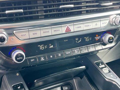 Used 2022 Kia Telluride SX w/ SX Prestige Package image 16