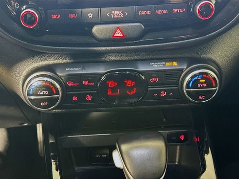 Used 2022 Kia Soul Turbo image 16