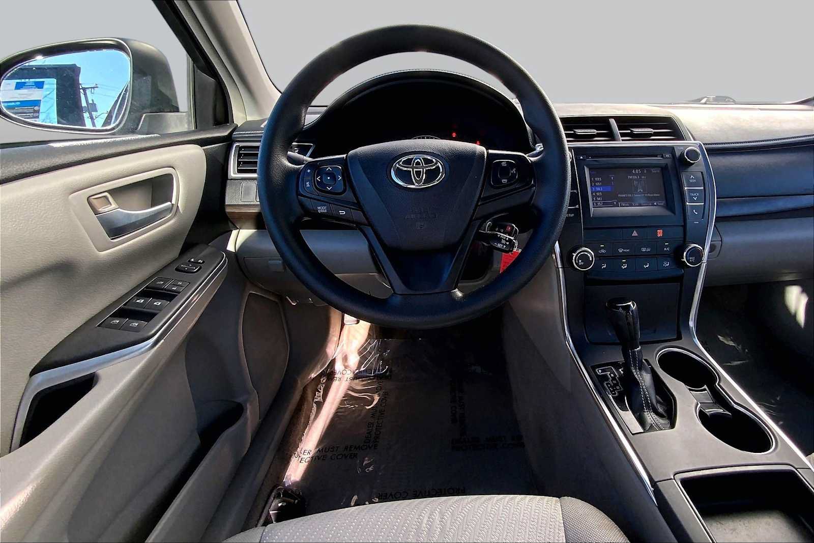 Used 2015 Toyota Camry LE FWD image 8