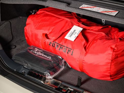 Used 2014 Ferrari California image 17