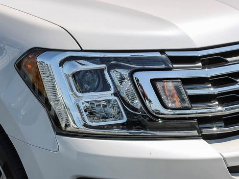 Used 2019 Ford Expedition XLT w/ Equipment Group 202A RWD image 4