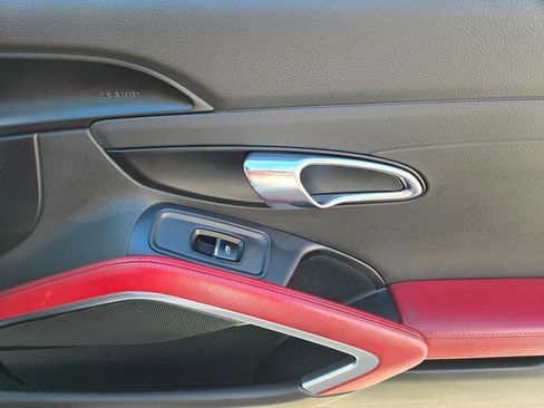 Used 2017 Porsche 718 Boxster S image 18