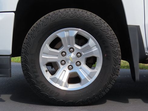 Used 2017 Chevrolet Silverado 1500 LT w/ All Star Edition AWD/4WD image 13