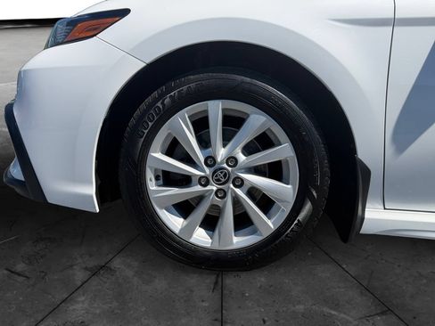 Used 2024 Toyota Camry SE FWD image 14