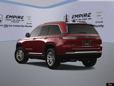 Used 2025 Jeep Grand Cherokee Laredo X w/ Luxury Tech Group I AWD/4WD image 7