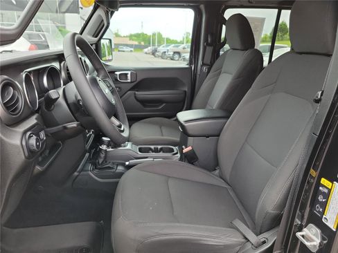 Used 2023 Jeep Wrangler Unlimited Sport AWD/4WD image 13