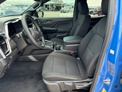 Used 2025 GMC Canyon Elevation RWD image 12