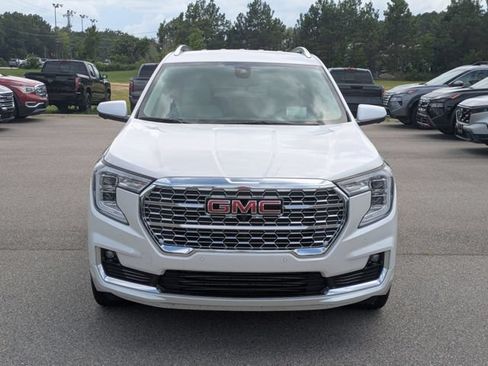 Used 2022 GMC Terrain Denali w/ Denali Premium Package AWD/4WD image 8
