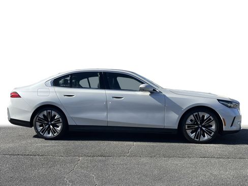 Certified 2025 BMW 530i 530i w/ Premium Package image 30