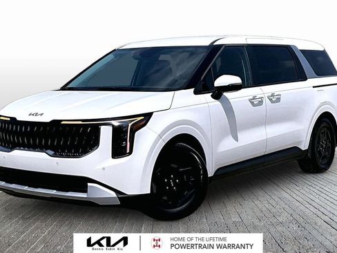 Certified 2025 Kia Carnival FWD image 1